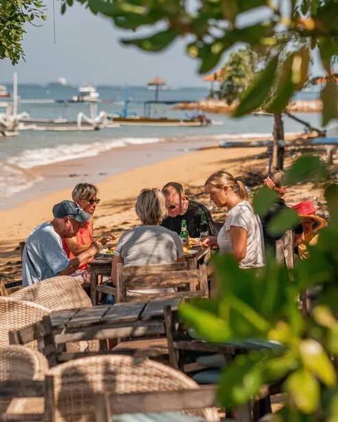 Lunch by the sea at Lilla Pantai